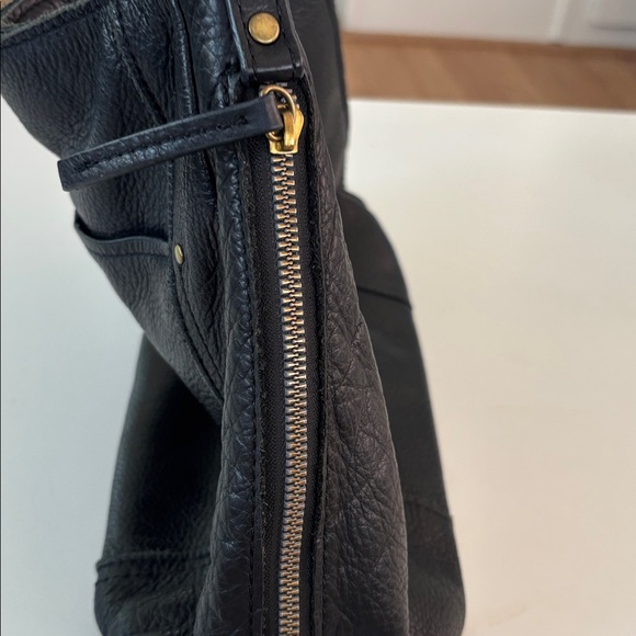 AMERICAN LEATHER COMPANY BLACK SHOULDER BAG BRASS HARDWARE SNAP POCKET ON FRONT - Picture 5 of 12